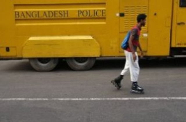 Мюсюлмани подпалиха будистки храмове и домове в Бангладеш