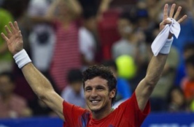 Хуан Монако загря с титла за мача с Григор Димитров