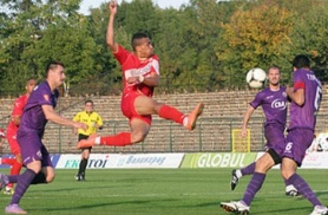 ВИДЕО: ЦСКА не очарова с играта си, но обърна аутсайдера Етър