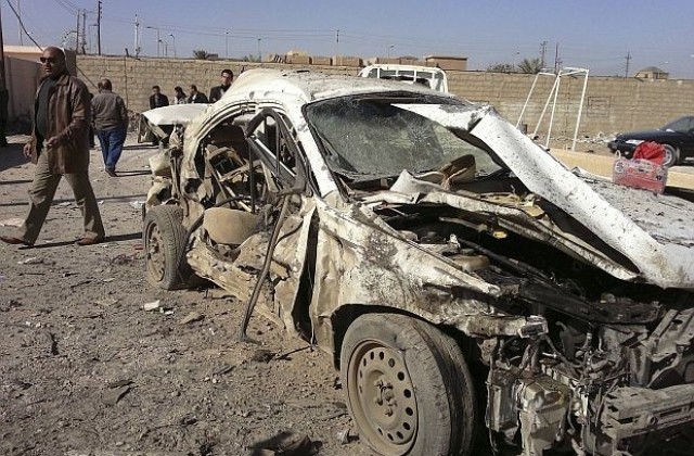 Най-малко 32 души загинаха в Ирак при поредица от бомбени нападения