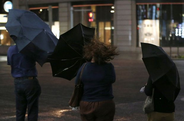 Над 160 души в Япония пострадаха от тайфуна Джелават, един загина