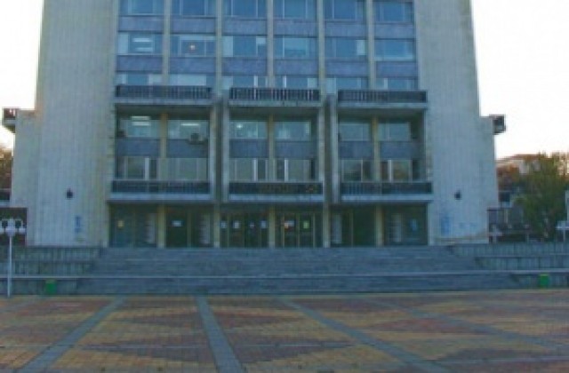В библиотеката откриват изложба Изкуството - символ на надежда