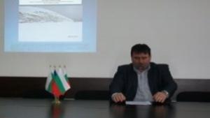 Проверяват над 100 подписа по делото срещу кмета на Куклен