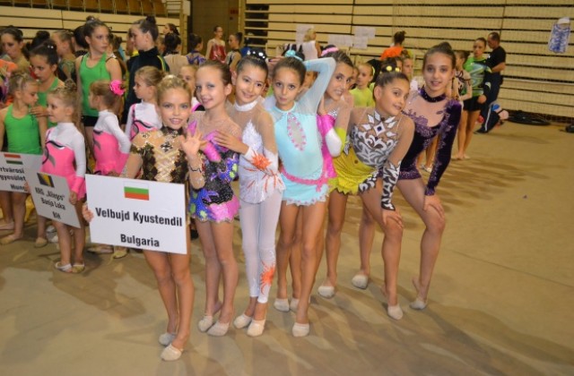 10 отличия за гимнастичките на Велбъжд от Тузла