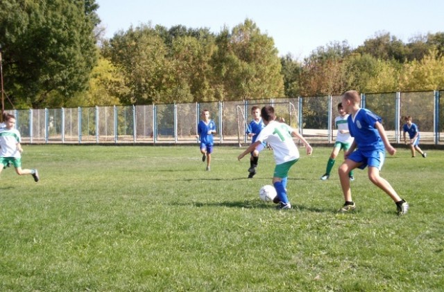 Футболен турнир за ученици начален етап започна в Нова Загора