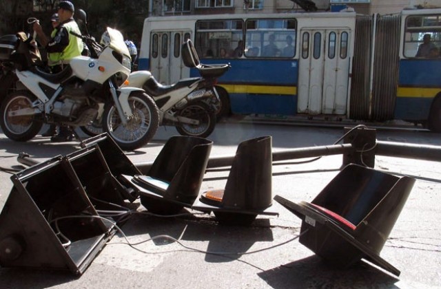 Отново падна светофар в София, няма пострадали