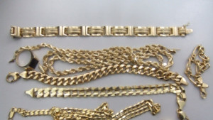 Злато и валута за близо милион продадоха варненските данъчни