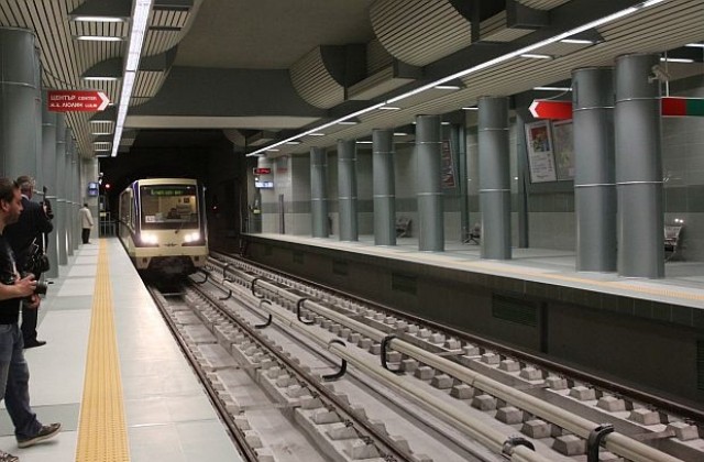 Влаковете на метрото обикновено се бавят заради технически неизправности