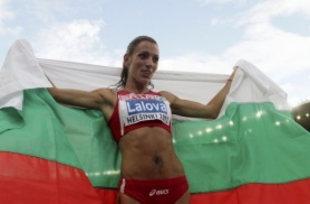 Ивет Лалова със сватба през 2013-та, бяга демонстративно в Каварна