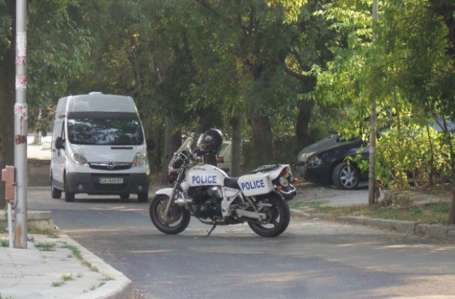 Съмнителен куфар до бензиностанция вдигна на крак полицията