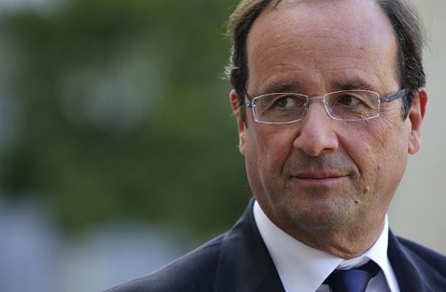 Рейтингът на Оланд падна до нова най-ниска точка