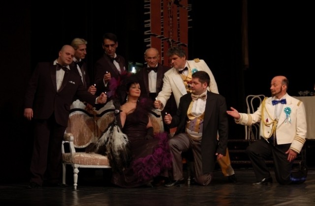 Веселата вдовица събира любители на оперетата