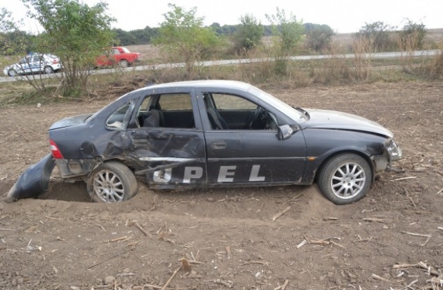 Пиян шофьор заби колата си в храсти