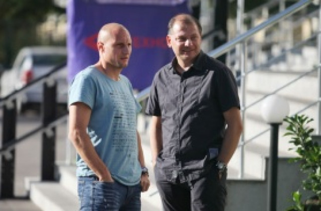 Христо Стоичков избегна журналистите пред сградата на ГДБОП