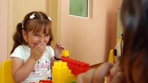 Министър критикува местните служби за заразата от салмонела