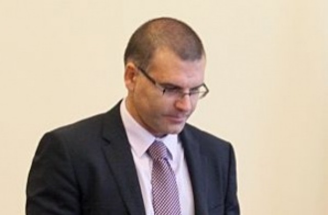 Децентрализацията на администрацията трябва да става поетапно, смята Дянков