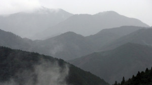 Доброволческа туристическа акция Да помогнем на хижа Тъжа