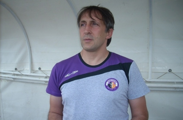 Етър-24 се хвърля за победа срещу Локото