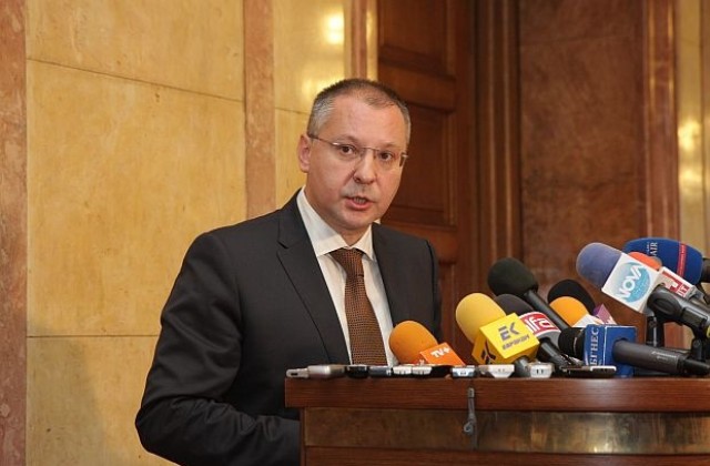 Станишев съгласен да се пита искат ли хората АЕЦ Белене с държавно участие