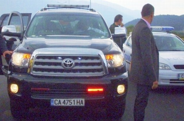 Кола на НСО удари леко джипа на премиера в Благоевград?