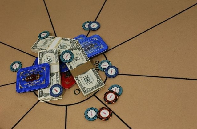 Търг на вещите на Джеймс Бонд събра внушителни приходи