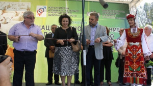 Замминистър Димитров и Десислава Танева откриха изложение по животновъдство край