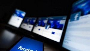 Представиха жилетка за прегръдки от разстояние