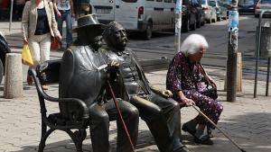 Лицемерните игрички с пенсиите