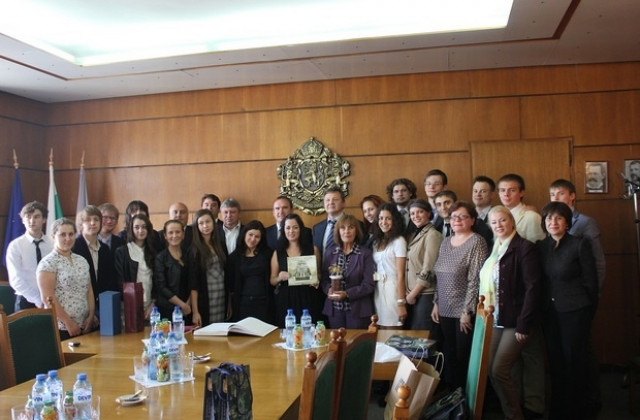 Ученици и студенти от побратимен московски окръг гостуват в Плевен