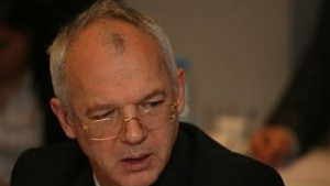 Минималната заплата трябва да е по икономически дейности според АИКБ