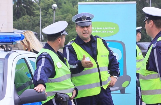 Полицията започва строги проверки на камиони и автобуси