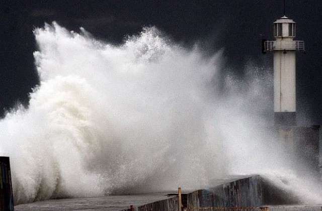 Обсъждат заплахата от наводнения по Черноморското крайбрежие