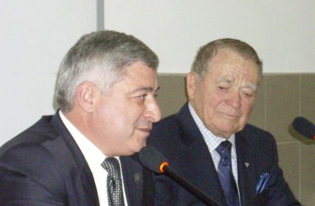 Игнат Канев удостоен с почетен знак на РУ