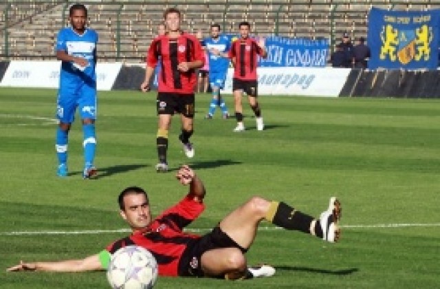 Марек би Локо Сф с 2:1 в контрола
