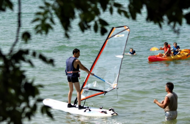 Повече туристи, но по-малко приходи в Бяла това лято