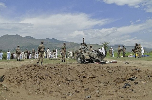 Каруца с експлозиви избухна в Пакистан, има жертви