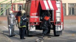 15 кв метра покрив са изгорели при пожар спасени са