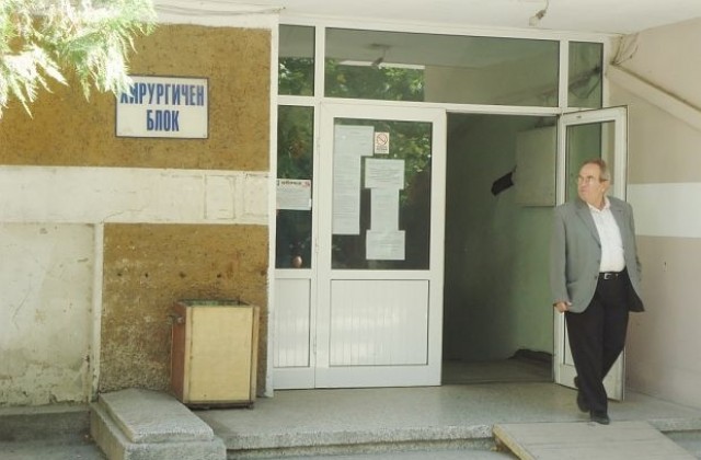 Лекари в Силистра спасяват дете, нахапано от куче, и натровено бебе