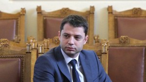 Според Добрев увеличаването на депозитите ще се превърне в инвестиции
