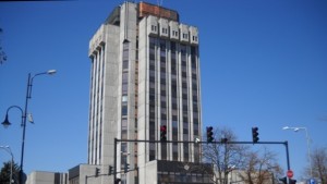 Продават на наематели 14 общински жилища