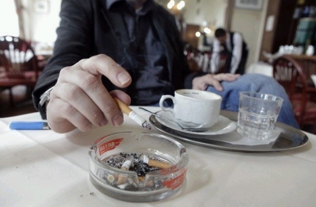 По-високи сметки за пушачи предлага ресторантьорски шеф