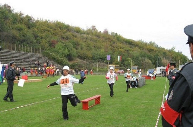 Млад огнеборец за купа Юлиан Манзаров провеждат в Ловеч