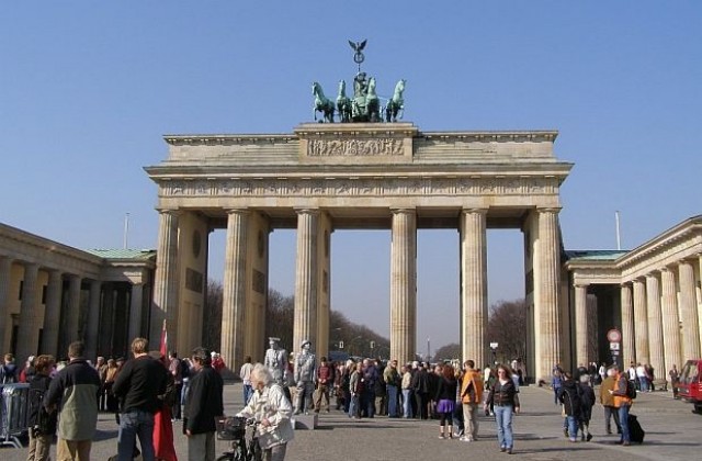 Мъж се самозапали пред Райхстага