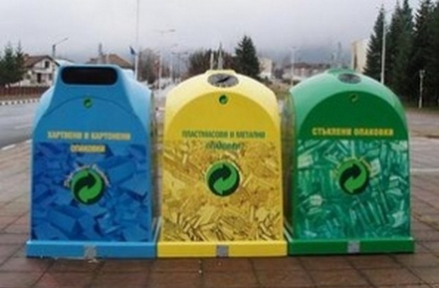 Супергерой учи децата да рециклират