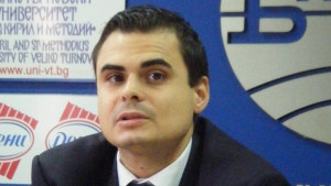 Субсидията за партиите да бъде намалена наполовина искат от България