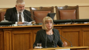 Цачева Ще има дебат в парламента за данъка върху лихвите