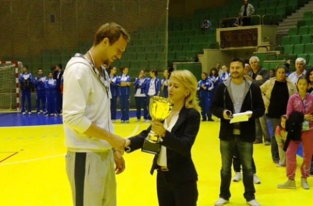 „Черно море” надви „Левски”, Таня Христова връчи купата