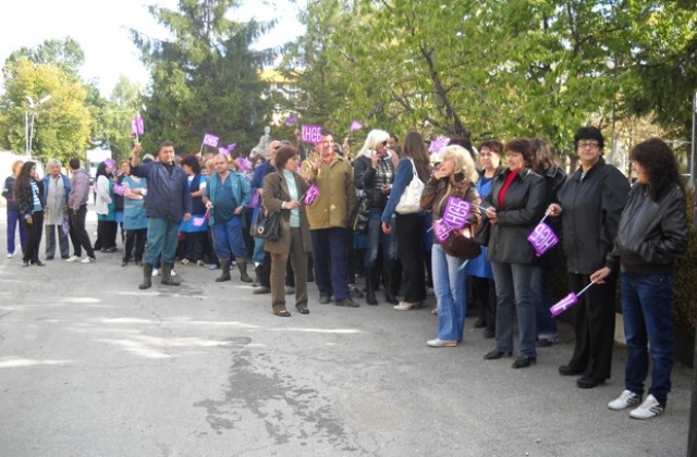 Работници дават последен срок на ръководството на Вратица