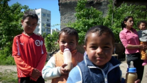 Ромите от Виетнамските общежития си плащат тока и водата