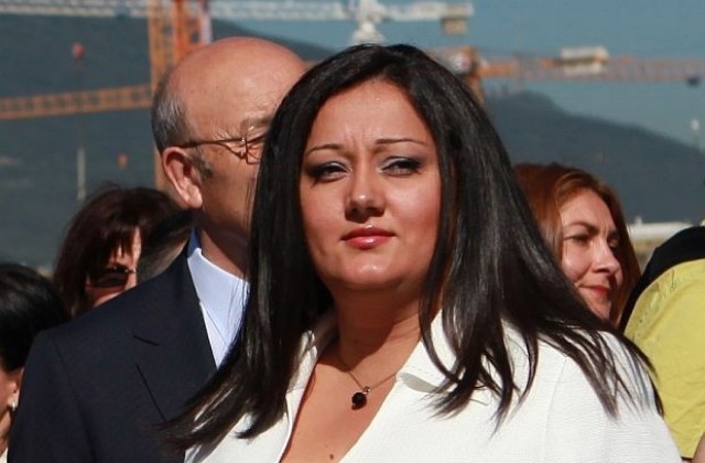 Лиляна Павлова: 600 рискови договори по европроекти